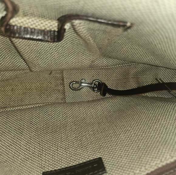 Dooney and Bourke Shoulderbag - Picture 4 of 4